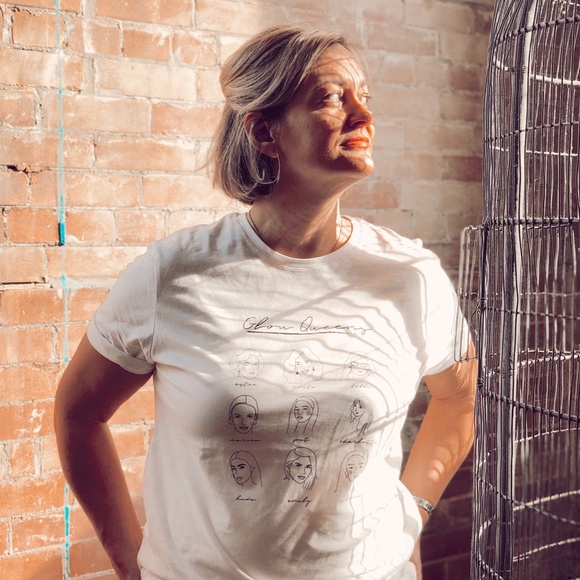 Female Founders in Beauty Luxury Graphic Tee - Inclusive sizing: XS - XXXL - Picture 5 of 6